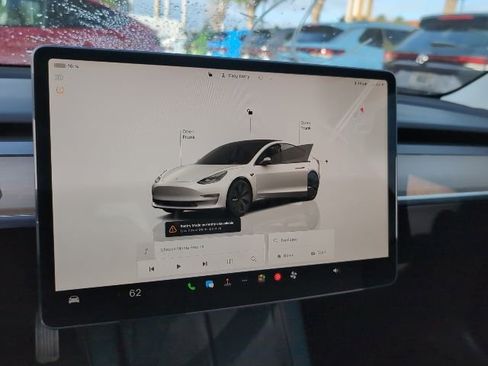 Used 2022 Tesla Model 3 Long Range image 11
