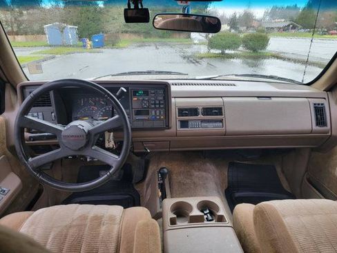 Used 1993 Chevrolet Suburban 2500 image 12