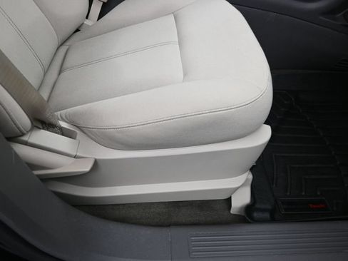Used 2014 Ford Edge SE w/ Equipment Group 101A FWD image 11