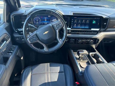Used 2023 Chevrolet Silverado 1500 High Country w/ Technology Package image 17