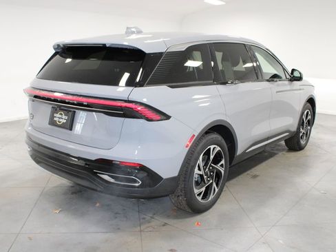 New 2026 Lincoln Nautilus Premier image 8