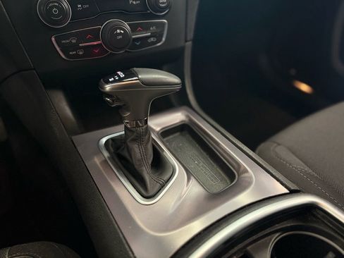 Used 2019 Dodge Charger SXT RWD image 29