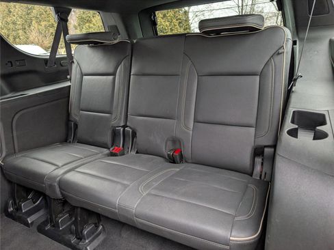 Used 2024 GMC Yukon XL SLT image 17