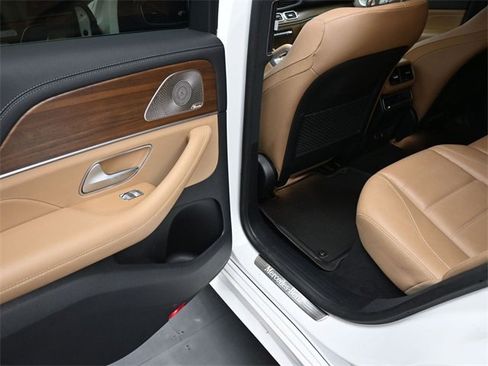 Used 2024 Mercedes-Benz GLE 350 4MATIC image 16