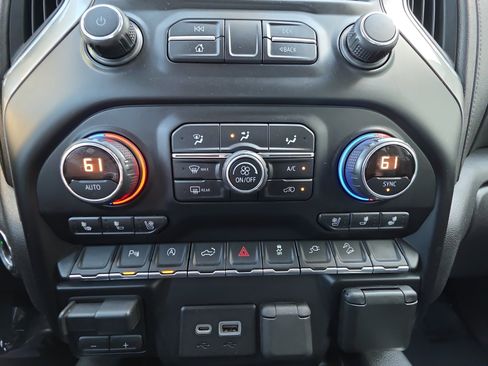 Certified 2019 Chevrolet Silverado 1500 LTZ AWD/4WD image 32
