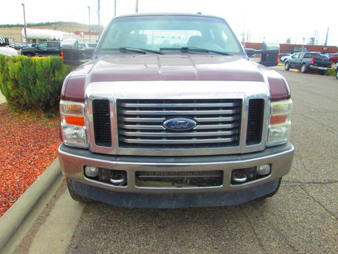 Used 2010 Ford F250 XLT image 2