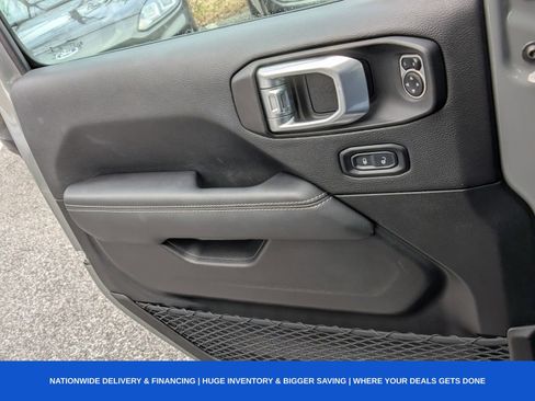 Used 2023 Jeep Wrangler Unlimited Sahara w/ Cold Weather Group image 29