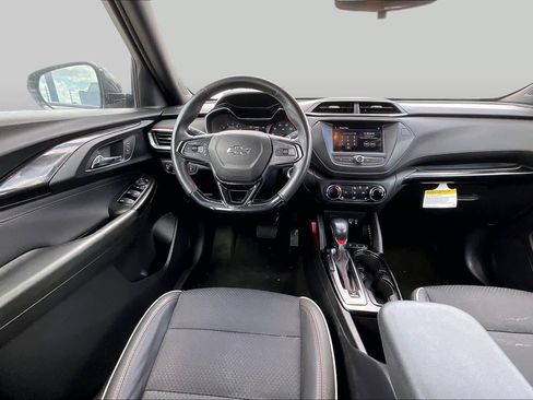 Used 2022 Chevrolet TrailBlazer RS FWD image 6