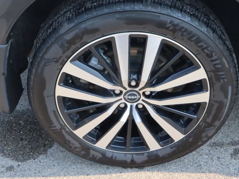 Used 2023 Nissan Pathfinder Platinum w/ Cargo Package AWD/4WD image 17