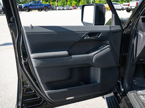 Used 2024 Lexus GX 550 w/ Accessory Package (2T) AWD/4WD image 29