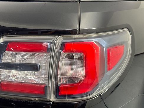 Used 2017 GMC Acadia Limited SLT image 32