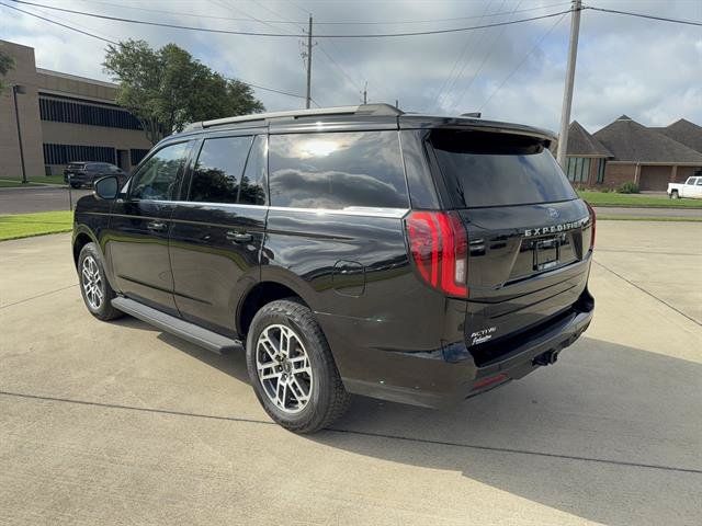 Used 2025 Ford Expedition Active AWD/4WD image 5