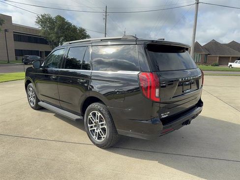 Used 2025 Ford Expedition Active AWD/4WD image 5