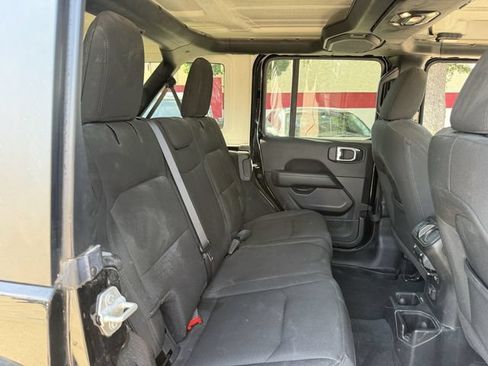 Used 2023 Jeep Wrangler Unlimited Sahara AWD/4WD image 31