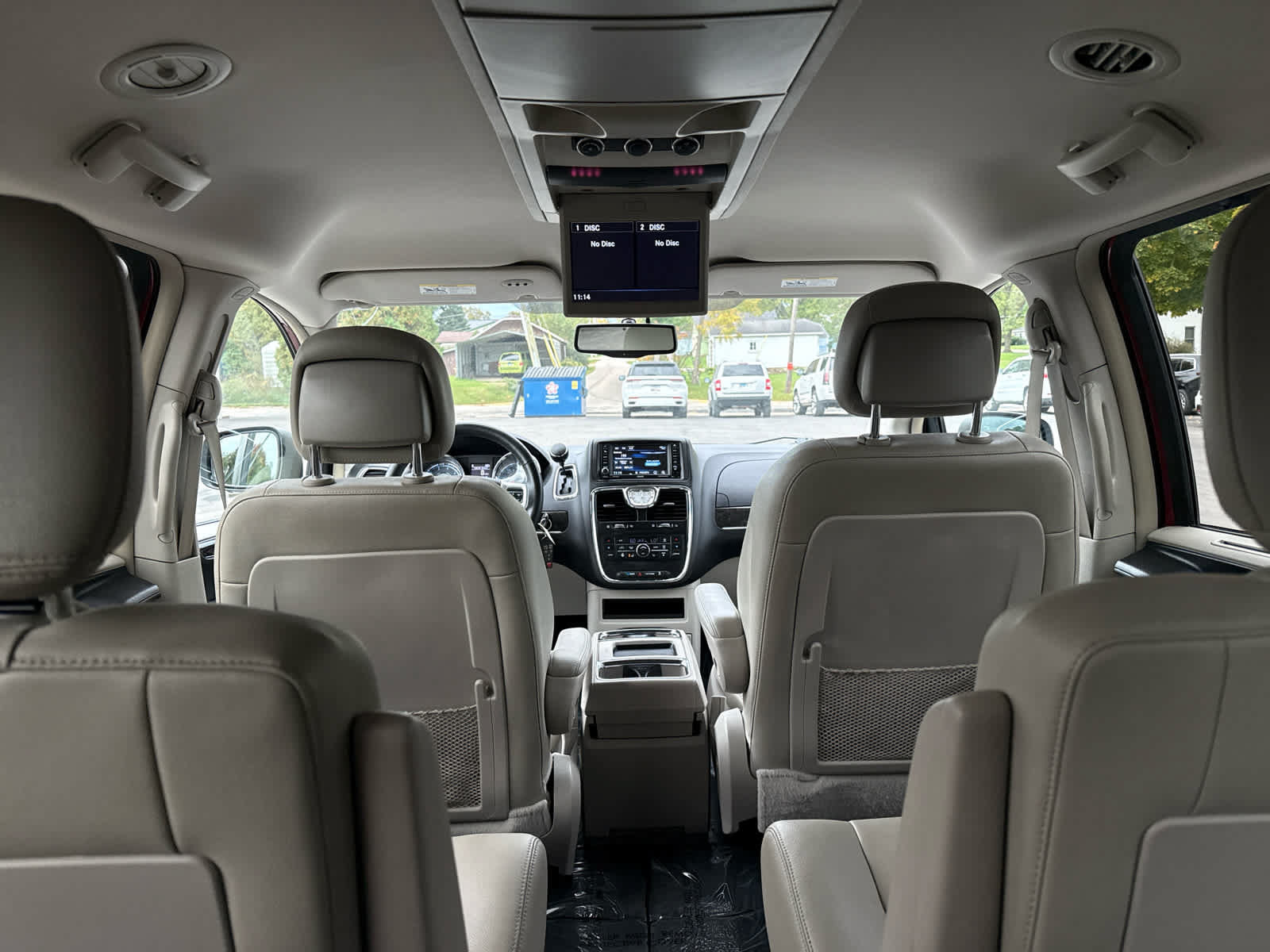 Used 2015 Chrysler Town & Country Touring-L w/ Driver Convenience Group FWD image 16