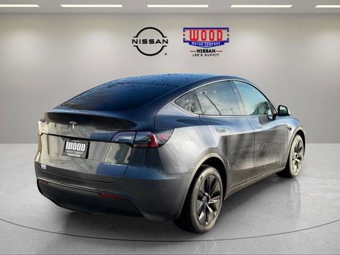 Used 2025 Tesla Model Y Long Range image 3