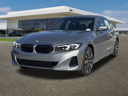 New 2026 BMW 330i Sedan w/ Convenience Package image 4