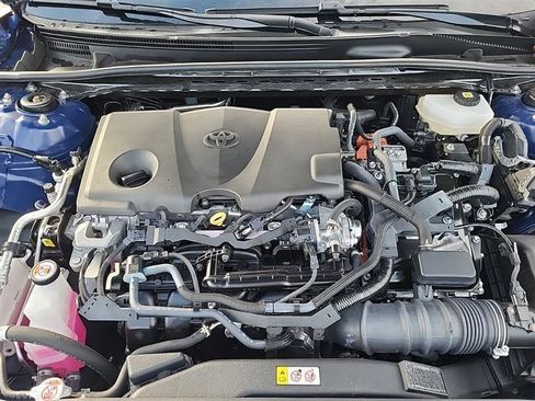 Used 2025 Toyota Camry SE FWD image 9