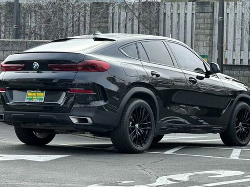 Used 2023 BMW X6 xDrive40i w/ Premium Package image 4