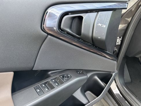 Used 2025 BMW X3 xDrive30i w/ Convenience Package image 11