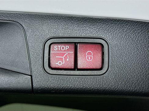 Used 2025 Mercedes-Benz GLA 250 image 27