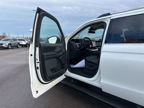 New 2026 Ford Expedition Max Platinum w/ Driver's Package image 26