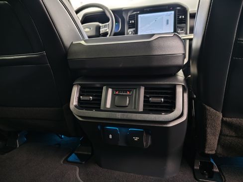 Used 2025 Ford F150 Platinum w/ Equipment Group 702A High AWD/4WD image 38