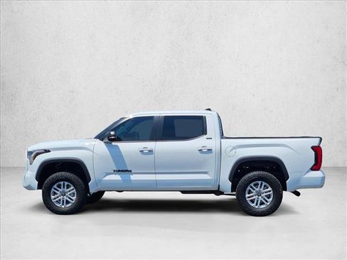 Used 2025 Toyota Tundra SR5 w/ SR5 Premium Package AWD/4WD image 9