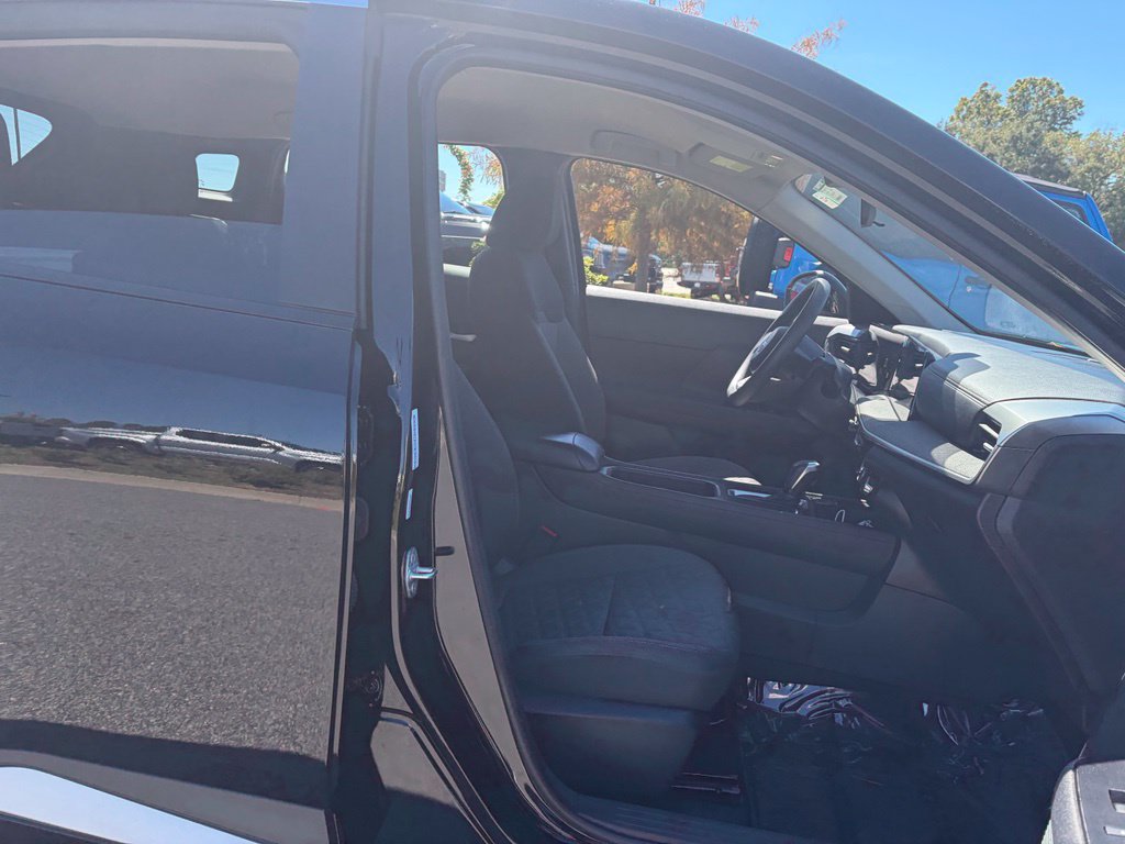 Used 2025 Nissan Kicks SV FWD image 45
