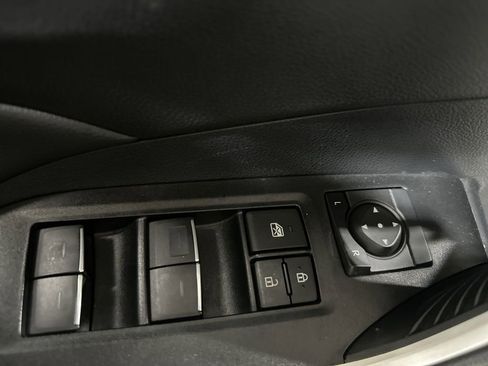 Used 2023 Toyota RAV4 SE image 15