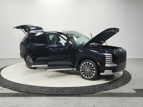 Used 2026 Hyundai Palisade Calligraphy FWD image 10