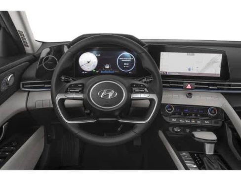 Used 2023 Hyundai Elantra Limited FWD image 10