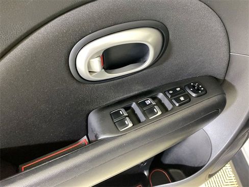 Used 2017 Kia Soul image 26