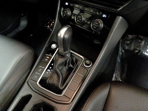 Used 2019 Volkswagen Jetta SE w/ Cold Weather Package FWD image 34
