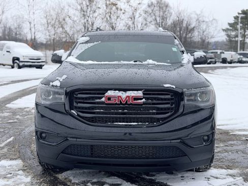 Used 2019 GMC Acadia SLT w/ Black Edition image 2