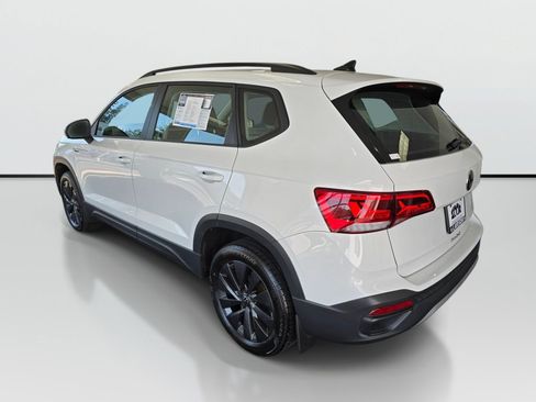 Used 2023 Volkswagen Taos S w/ Driver Assistance Package FWD image 5