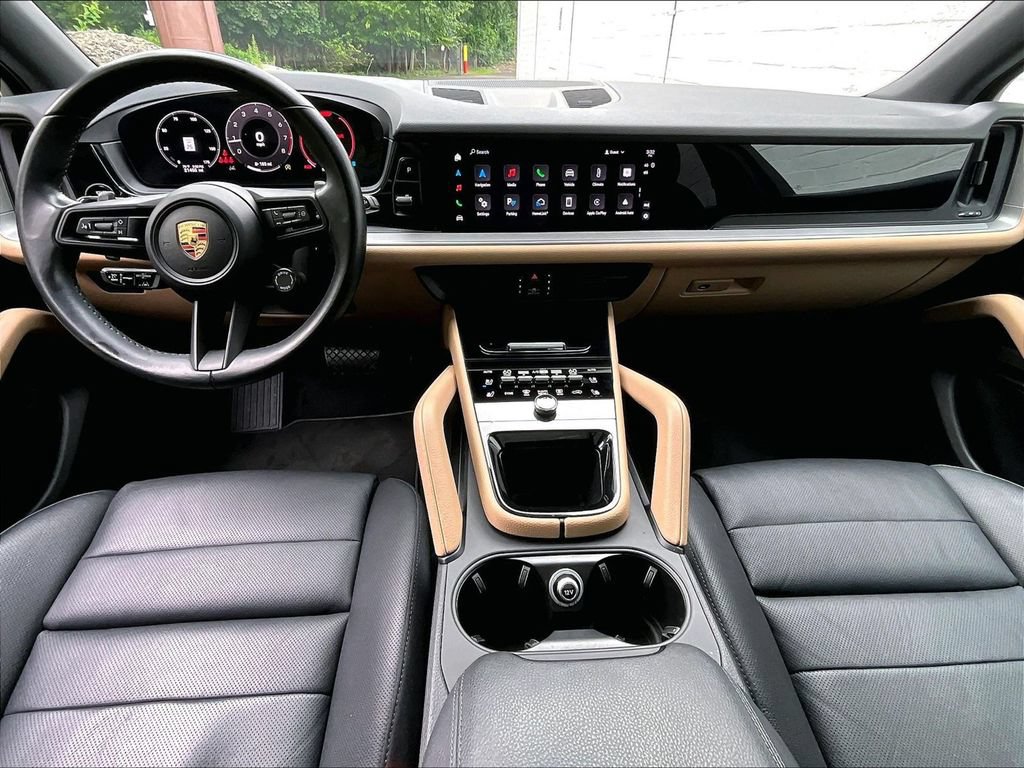 Certified 2024 Porsche Cayenne AWD/4WD image 18