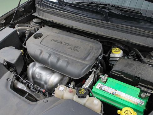 Used 2020 Jeep Cherokee Latitude Plus FWD image 43