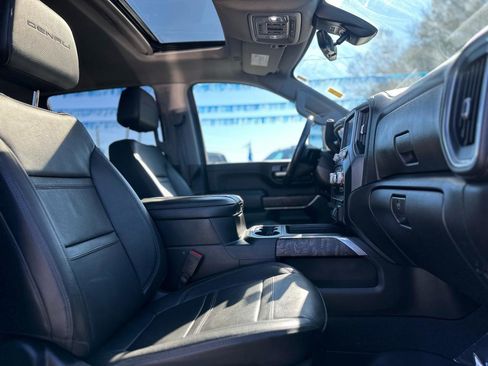 Used 2022 GMC Sierra 2500 Denali w/ Denali Ultimate Package AWD/4WD image 17