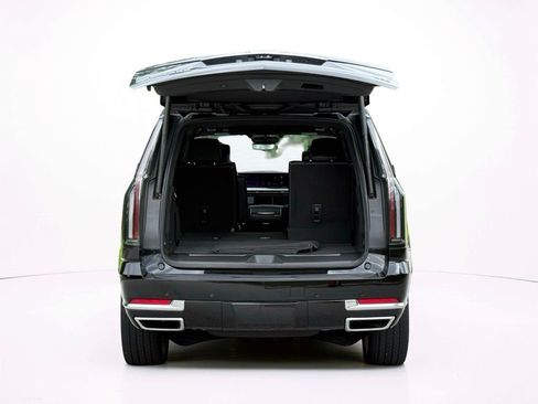 Certified 2025 Cadillac Escalade Premium Luxury Platinum w/ LPO, Floor Liner Package AWD/4WD image 15