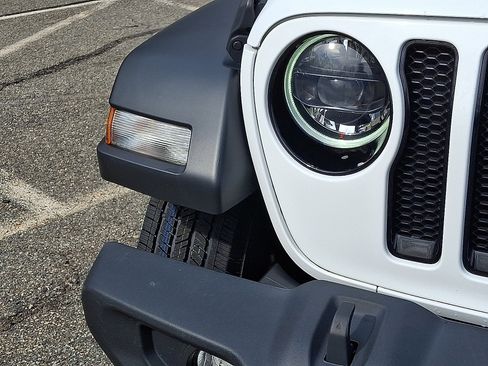 Used 2023 Jeep Wrangler Unlimited Sport AWD/4WD image 10
