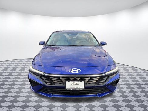 Used 2024 Hyundai Elantra Limited FWD image 3