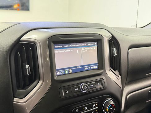 Used 2022 Chevrolet Silverado 1500 Custom AWD/4WD image 27