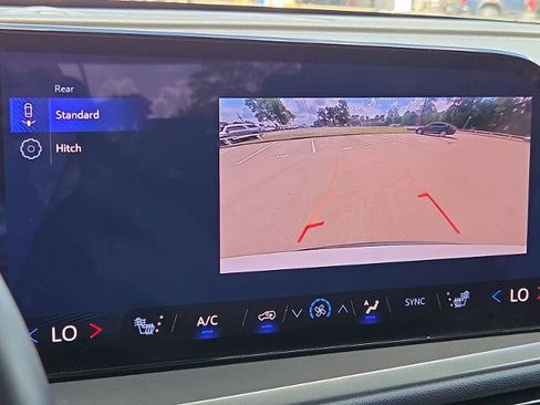 Certified 2026 Chevrolet Traverse LT FWD image 14