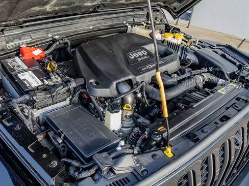 Used 2021 Jeep Wrangler Unlimited Rubicon image 40