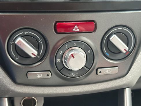 Used 2011 Subaru Forester 2.5X Premium w/ All-Weather Pkg image 18