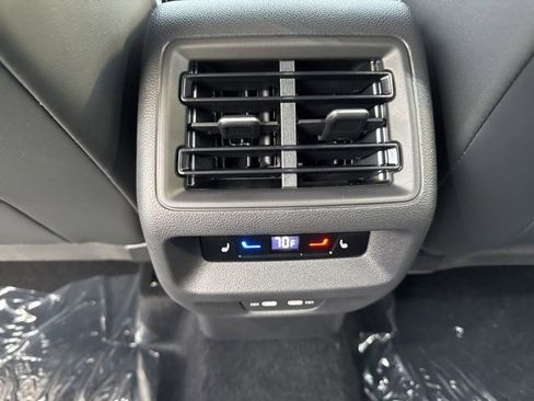 New 2026 Volkswagen Tiguan SEL R-Line image 8