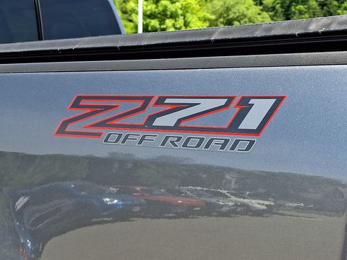 Used 2021 Chevrolet Colorado Z71 w/ Safety Package AWD/4WD image 32