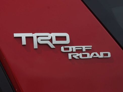 Used 2020 Toyota 4Runner TRD Off-Road Premium w/ Moonroof Package AWD/4WD image 20
