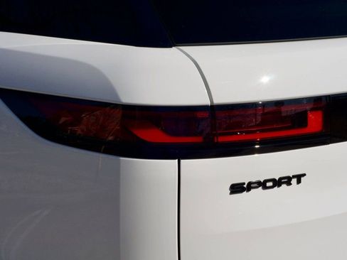 Used 2024 Land Rover Range Rover Sport SE image 11